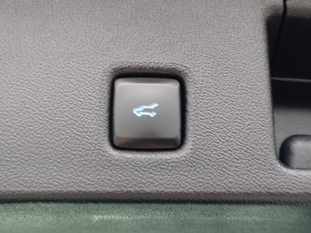 Certified 2025 Ford Escape Platinum AWD/4WD image 18
