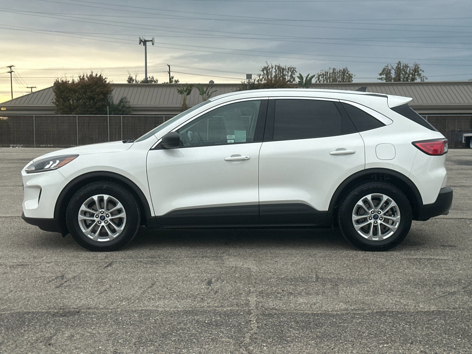 Certified 2022 Ford Escape SE image 2