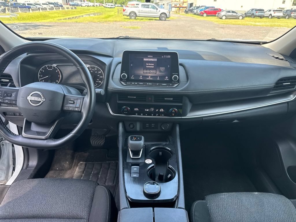 Used 2025 Nissan Rogue SV AWD/4WD image 11