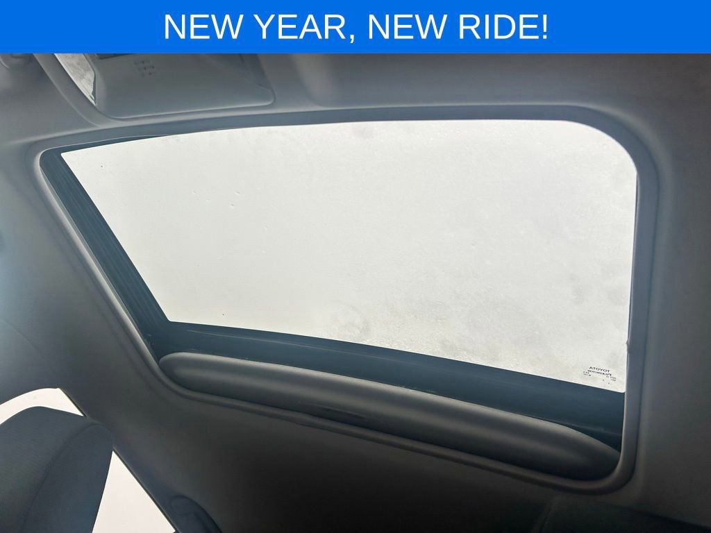 Used 2021 Toyota RAV4 XLE image 36