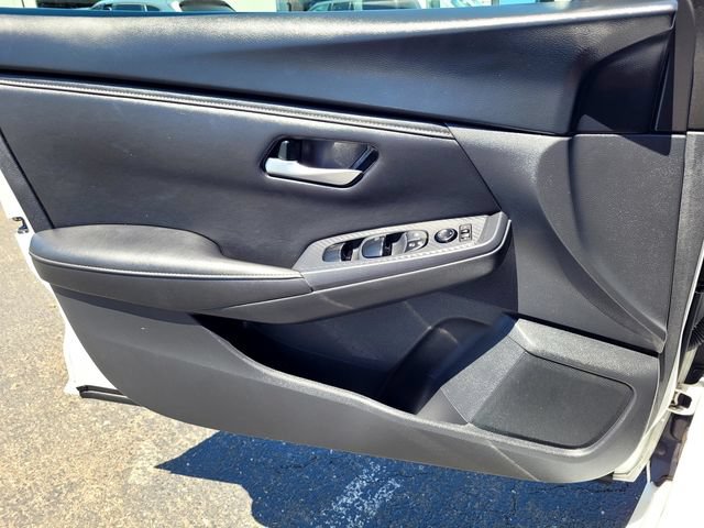Used 2024 Nissan Sentra SV FWD image 14