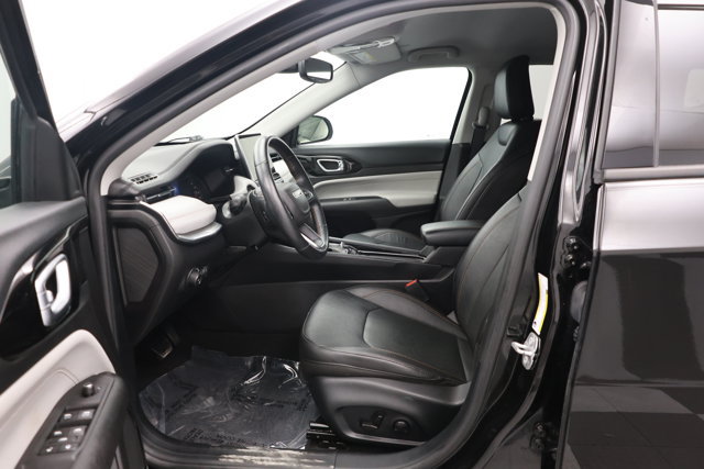 Used 2022 Jeep Compass Limited AWD/4WD image 21