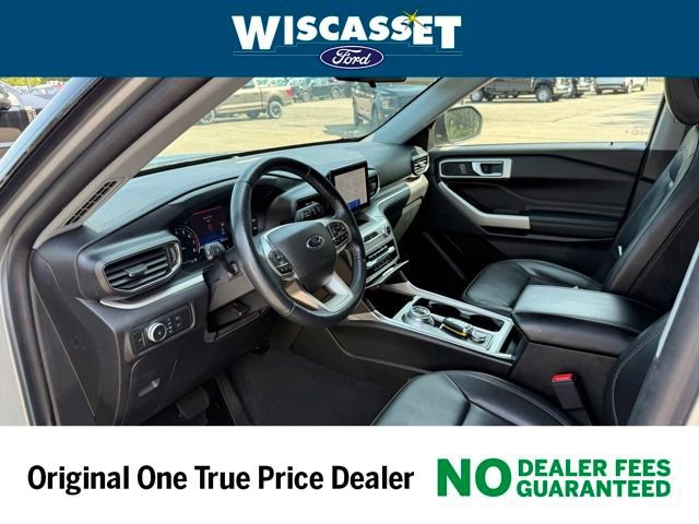 Certified 2022 Ford Explorer XLT w/ Equipment Group 202A image 11