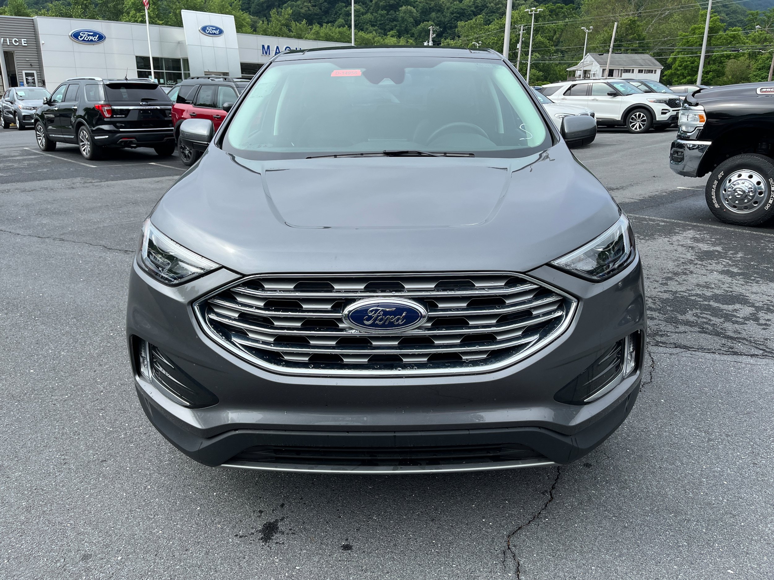 Certified 2022 Ford Edge SEL w/ Convenience Package AWD/4WD image 3