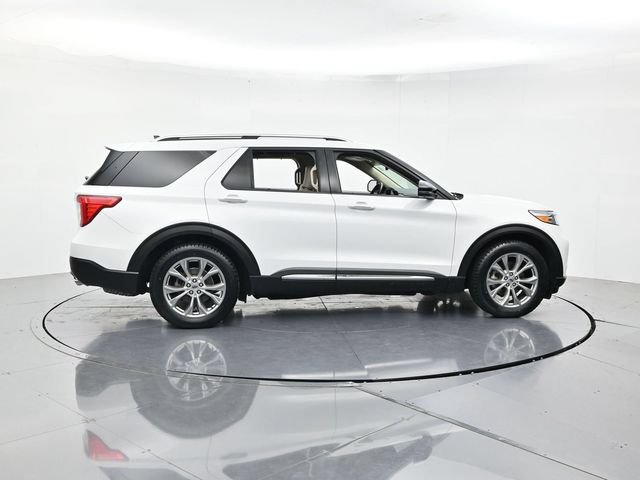 Certified 2022 Ford Explorer Limited w/ Equipment Group 301A RWD image 2