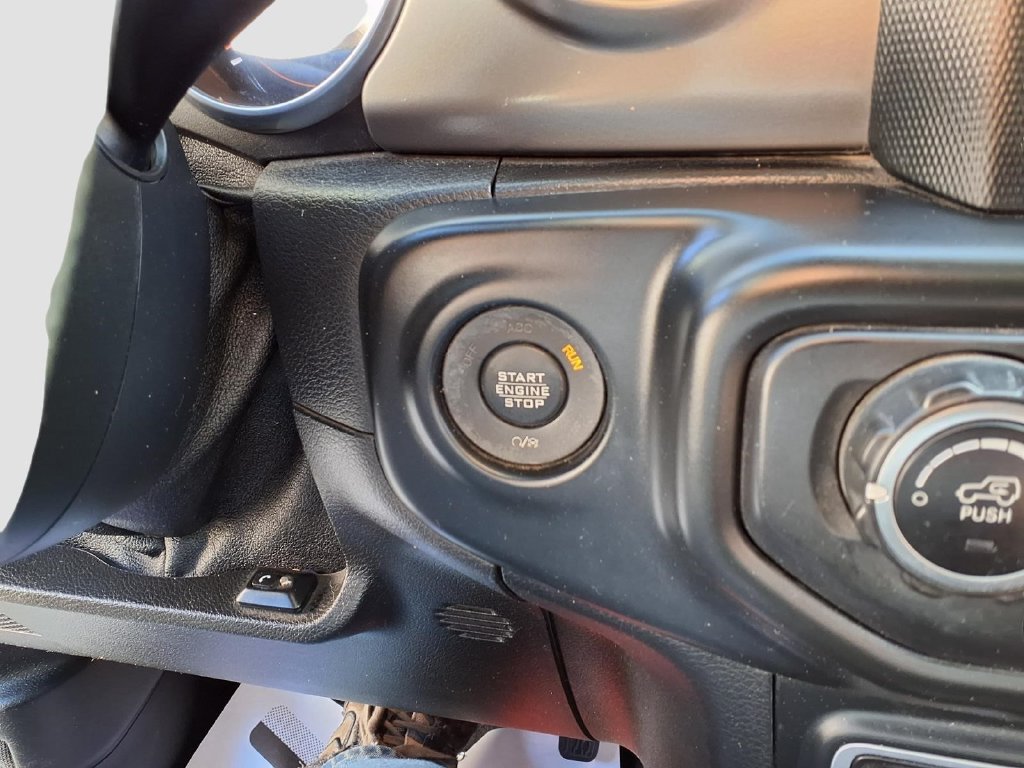 Used 2018 Jeep Wrangler Unlimited Sport AWD/4WD image 13