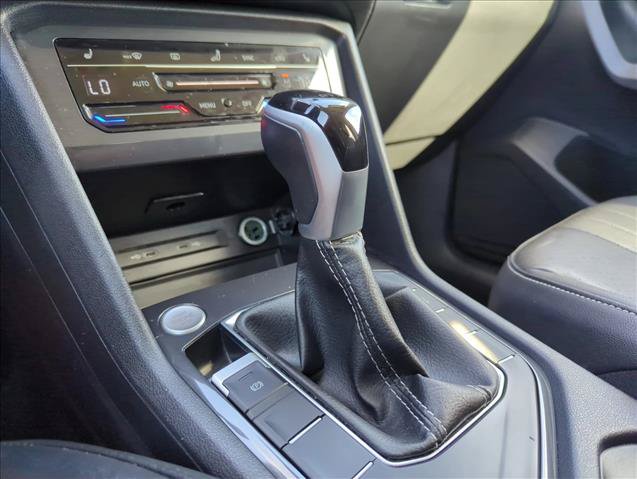 Used 2024 Volkswagen Tiguan SE FWD image 13