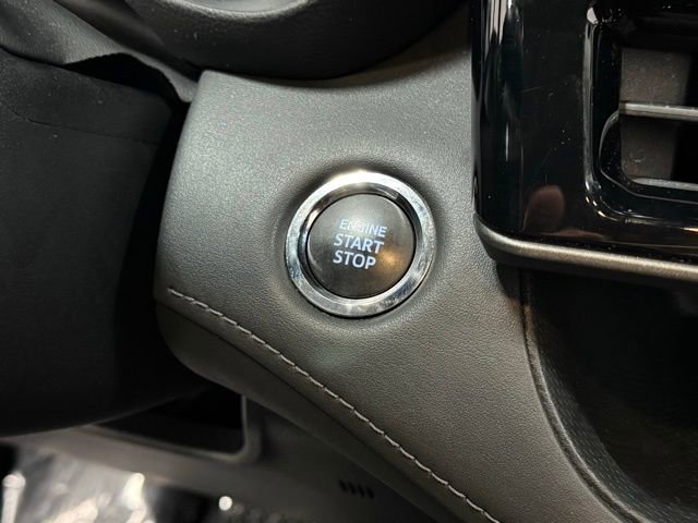 Used 2023 Toyota Highlander Limited image 17