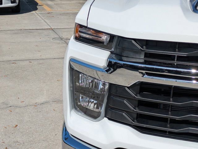 Used 2025 Chevrolet Silverado 2500 LT w/ Convenience Package image 9