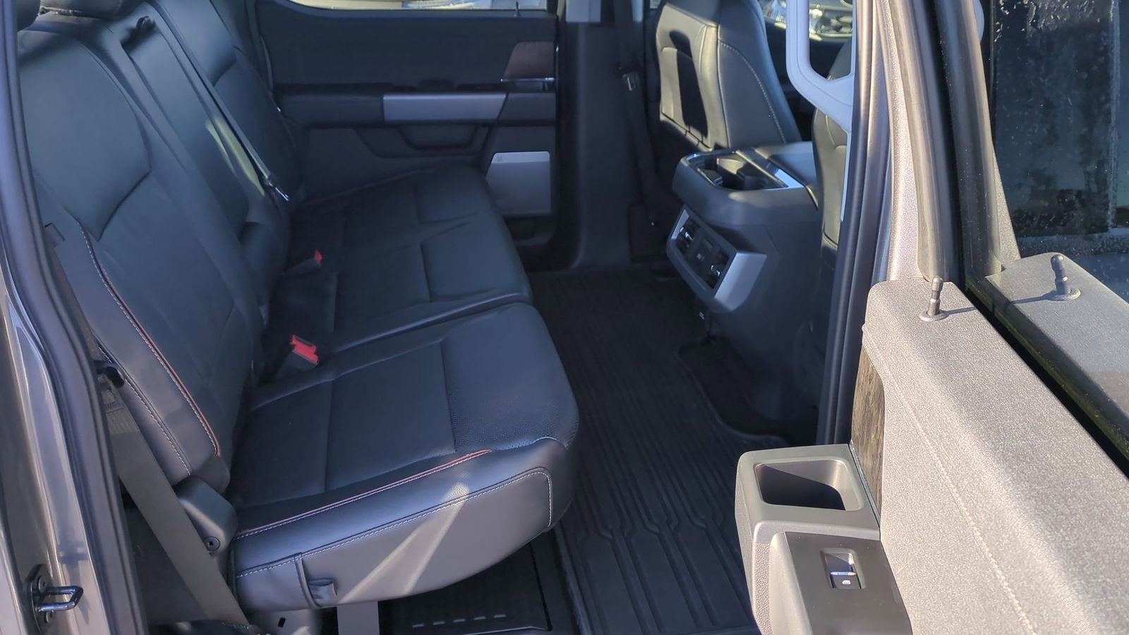 Certified 2024 Ford F250 Lariat w/ Lariat Ultimate Package image 22