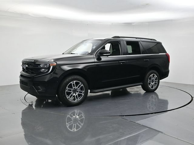 Certified 2025 Ford Expedition Active AWD/4WD image 5