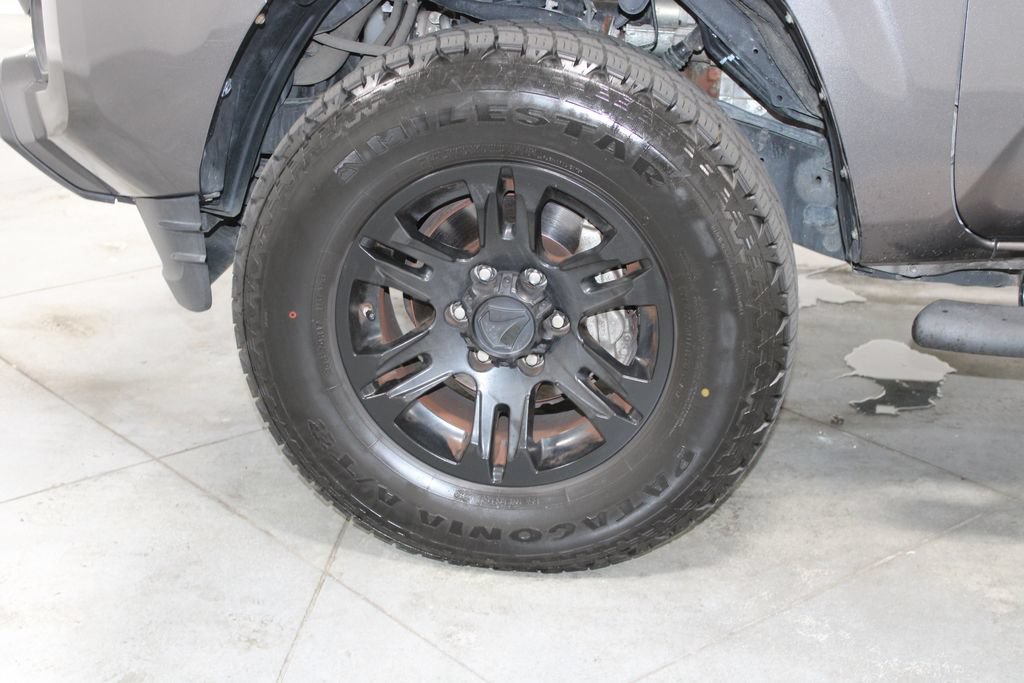 Used 2020 Toyota Tacoma SR w/ SR Convenience Package RWD image 22