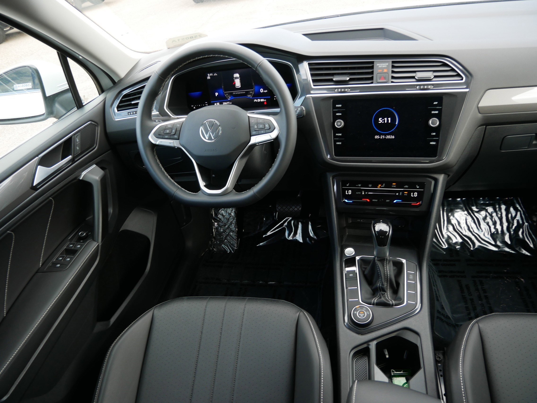 Used 2022 Volkswagen Tiguan SE AWD/4WD image 9