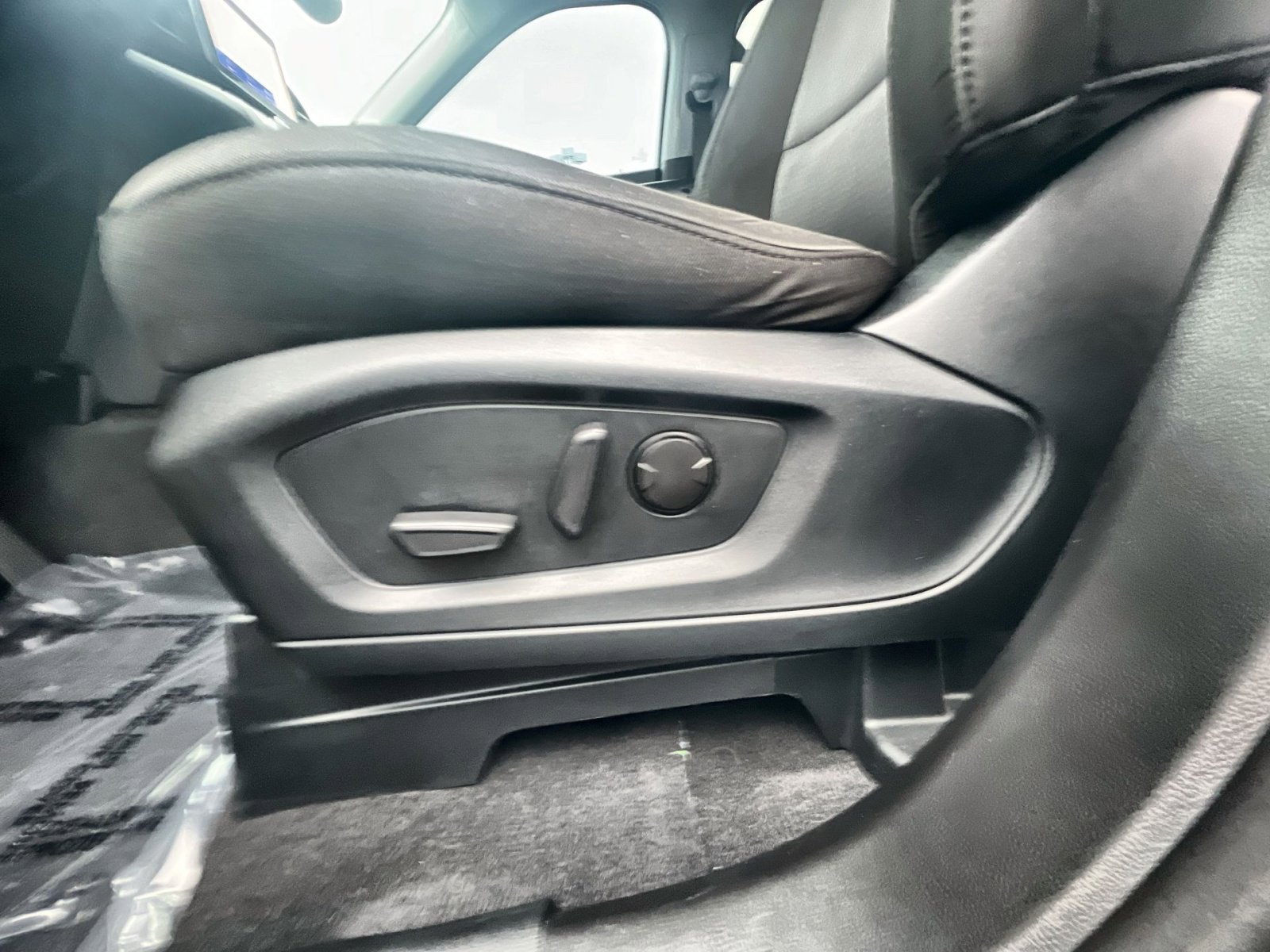 Certified 2023 Ford Explorer XLT image 14