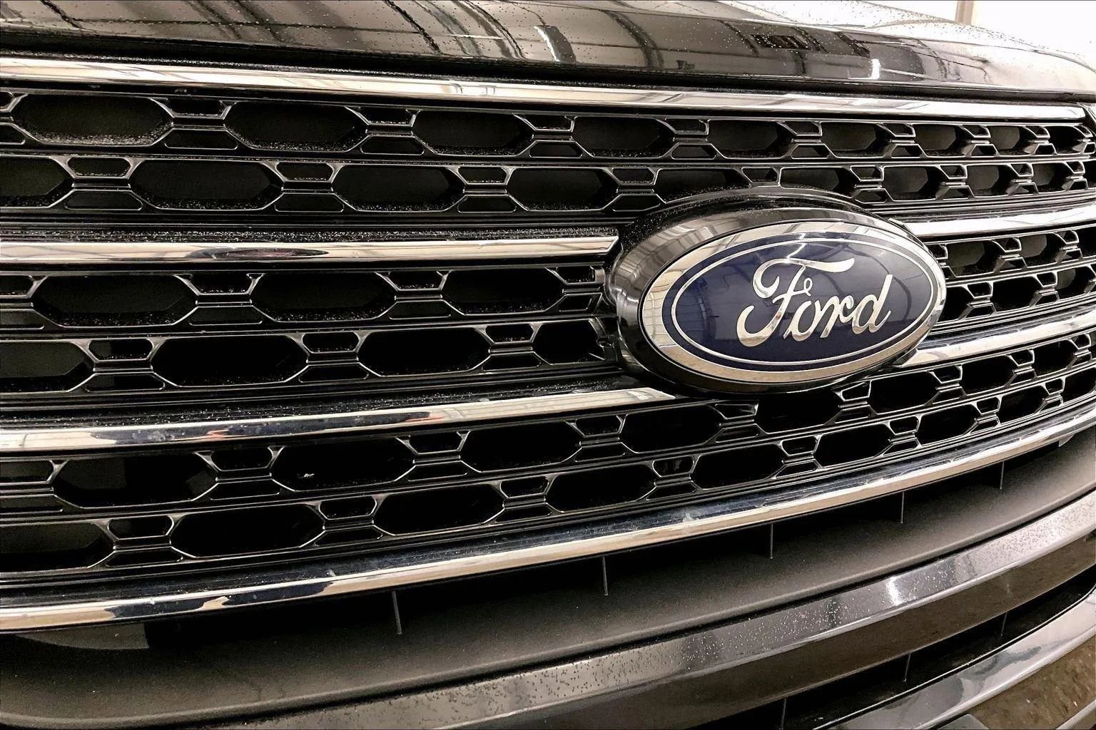 Certified 2021 Ford Explorer XLT w/ Equipment Group 202A image 30