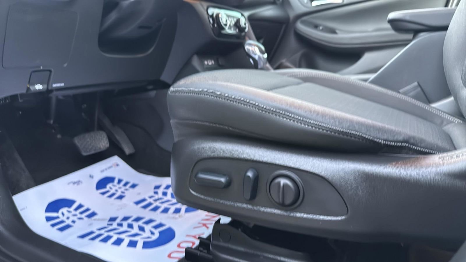 Used 2023 Buick Encore GX Select image 11