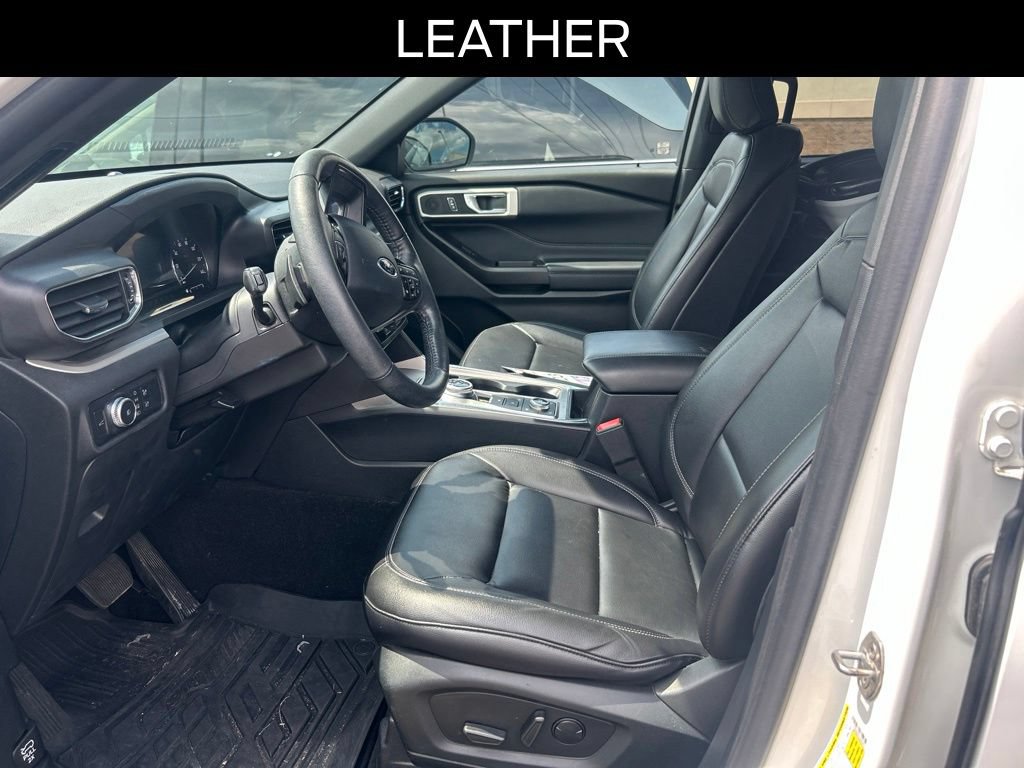 Certified 2020 Ford Explorer XLT w/ Equipment Group 202A AWD/4WD image 9