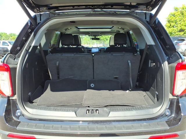 Certified 2023 Ford Explorer XLT w/ Equipment Group 202A AWD/4WD image 9