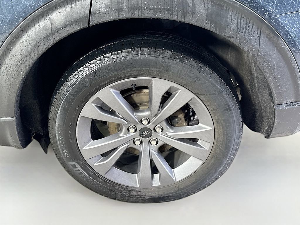 Certified 2022 Ford Explorer XLT w/ Equipment Group 202A image 33