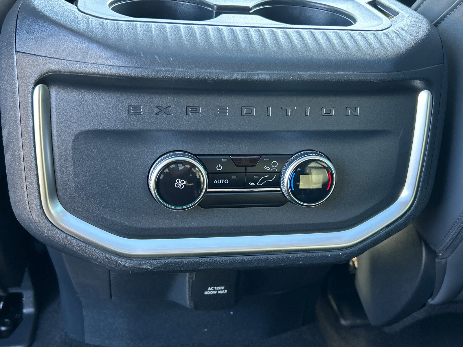 Certified 2025 Ford Expedition Active AWD/4WD image 28