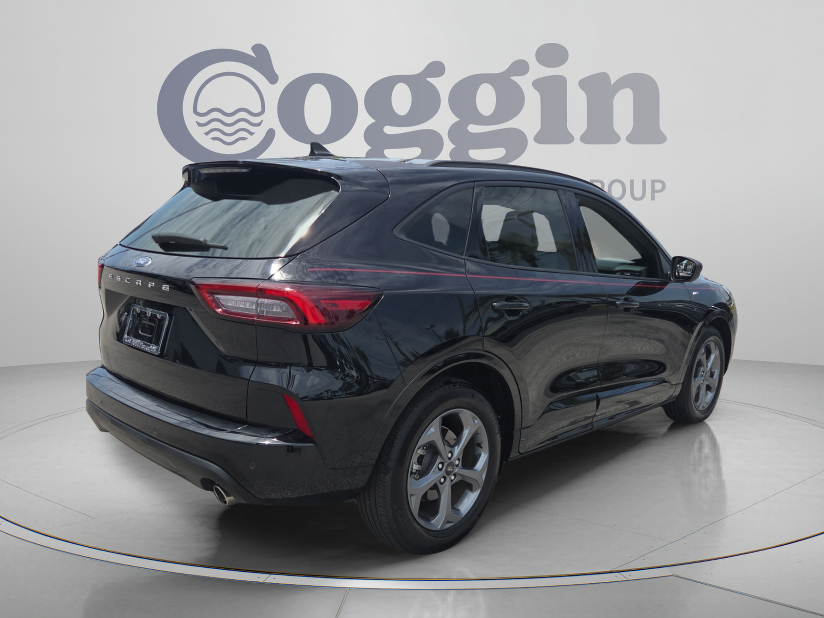 Certified 2023 Ford Escape ST-Line w/ Tech Pack #1 FWD image 5
