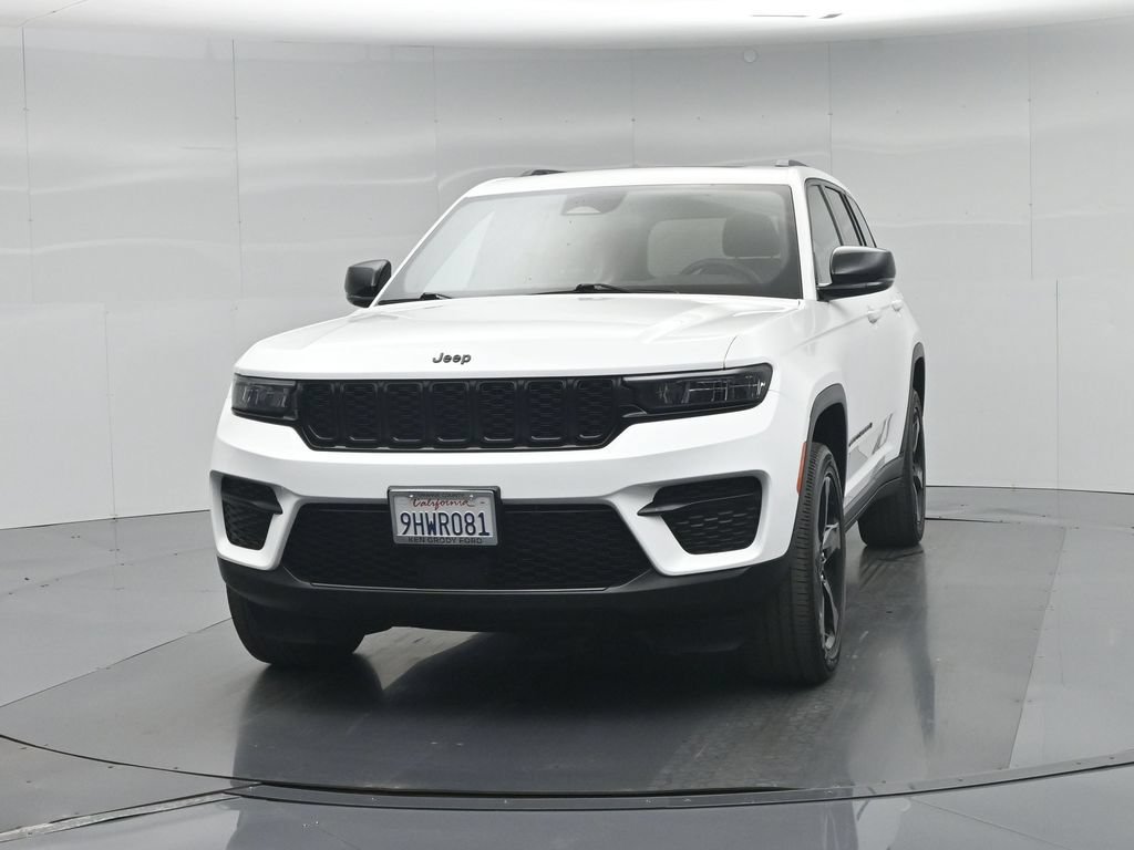Used 2023 Jeep Grand Cherokee Altitude AWD/4WD image 59
