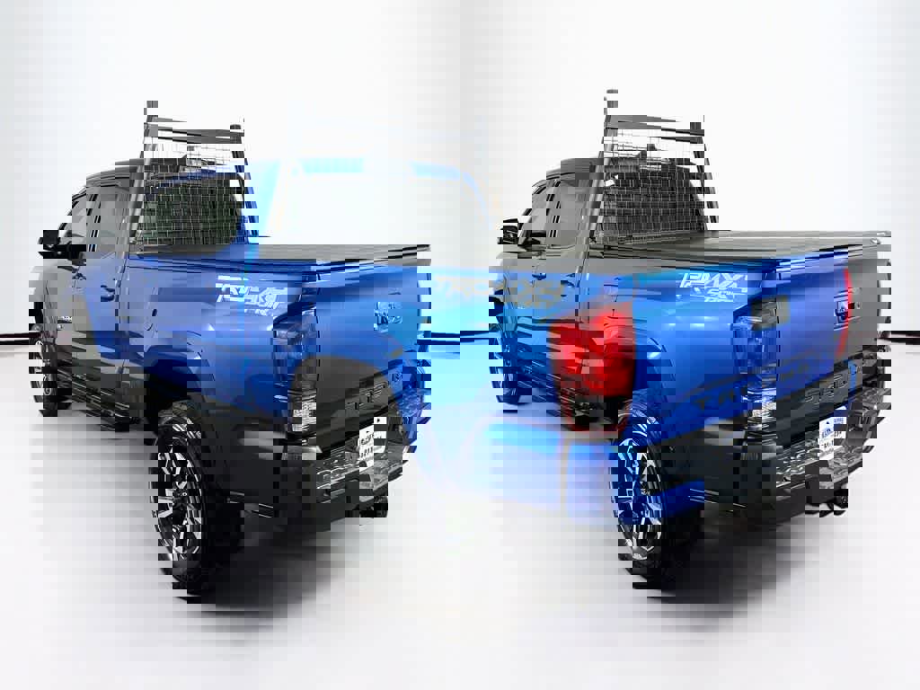 Used 2017 Toyota Tacoma 4x4 Double Cab image 3