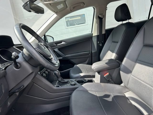 Used 2020 Volkswagen Tiguan SE AWD/4WD image 8