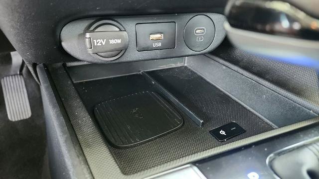 Used 2025 Hyundai Elantra SEL FWD image 17