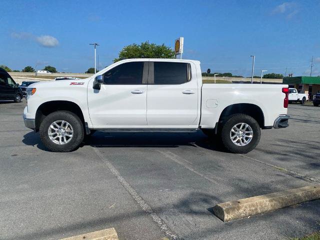 Used 2022 Chevrolet Silverado 1500 LT w/ Z71 Off-Road Package AWD/4WD image 4
