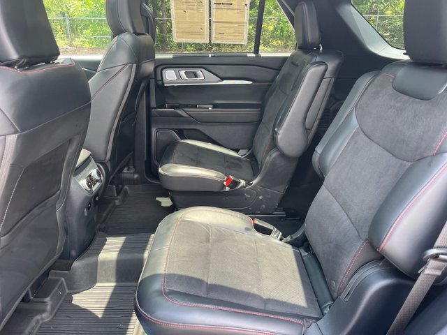 Certified 2025 Ford Explorer ST AWD/4WD image 18