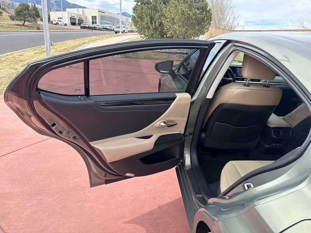 Used 2020 Lexus ES 350 w/ Premium Package image 18