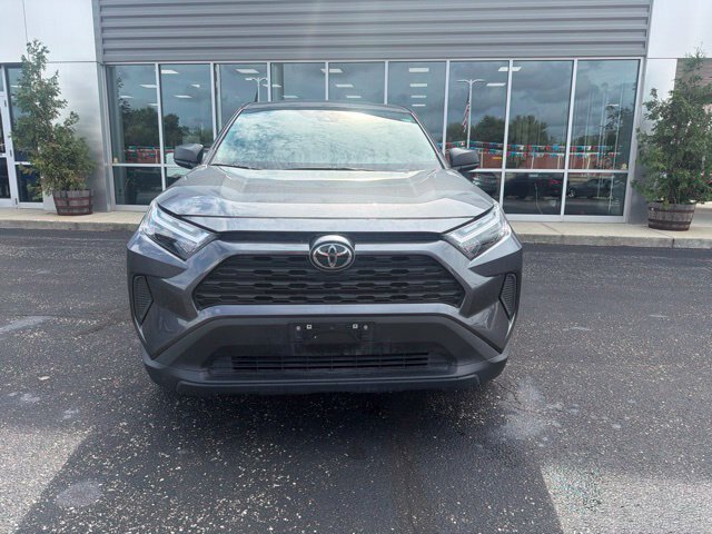 Used 2025 Toyota RAV4 LE AWD/4WD image 8