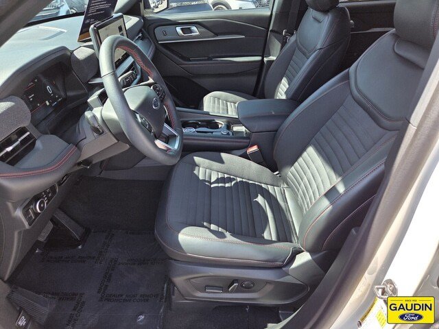 Certified 2025 Ford Explorer ST-Line RWD image 11