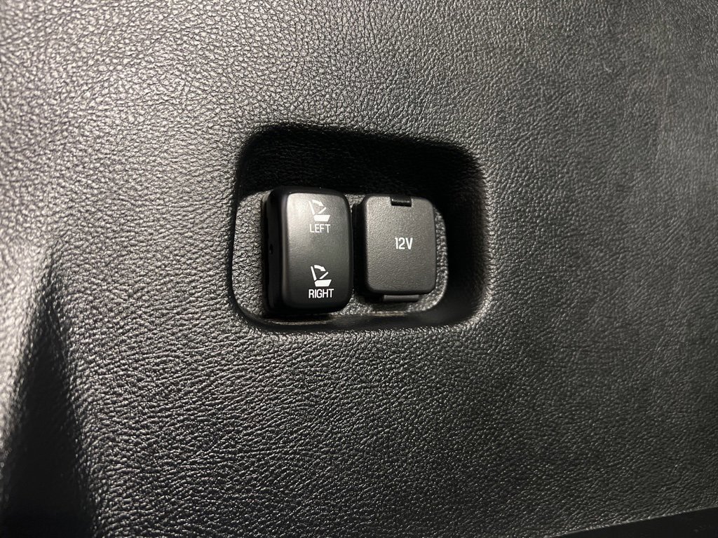 Certified 2017 Ford Edge Titanium w/ Equipment Group 301A image 38