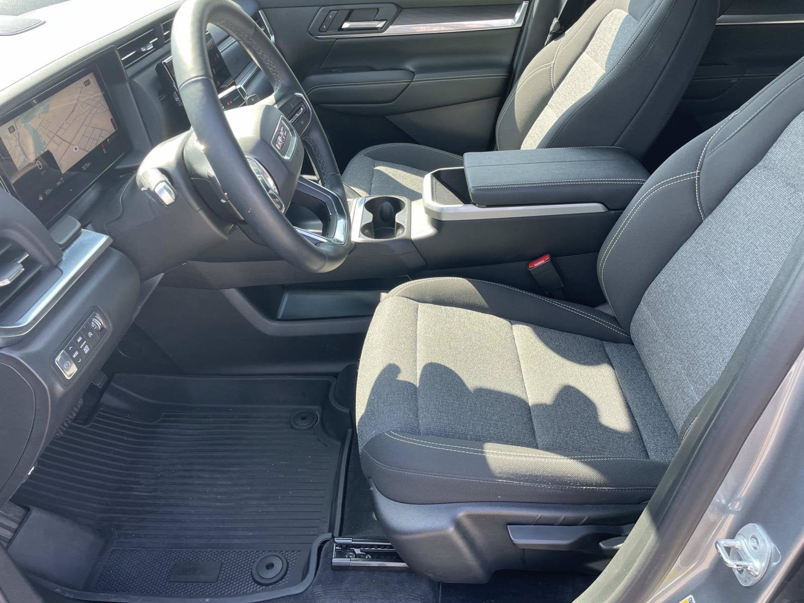 Used 2025 GMC Terrain Elevation AWD/4WD image 15