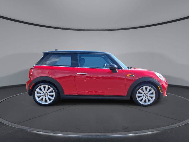 Used 2019 MINI Cooper 2-Door Hardtop FWD image 9