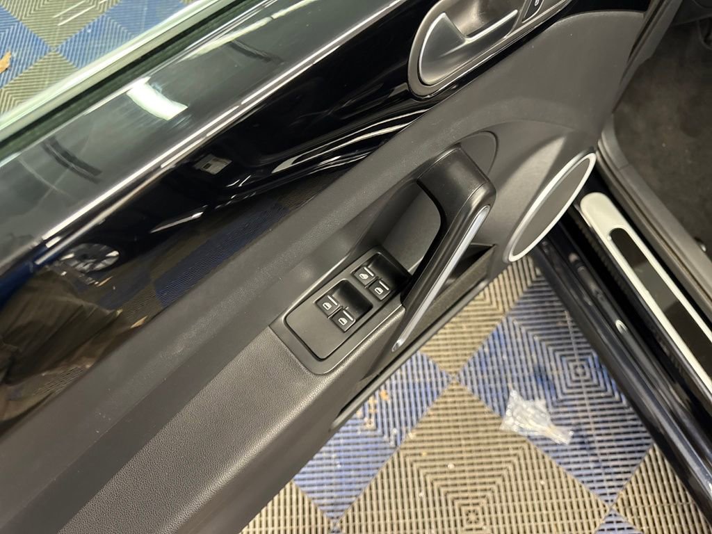 Used 2019 Volkswagen Beetle 2.0T Final Edition SEL image 11