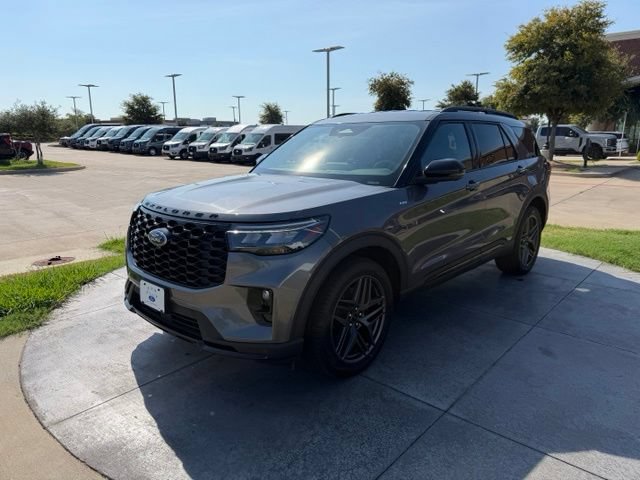 Certified 2025 Ford Explorer ST-Line w/ ST-Line Street Pack AWD/4WD image 3