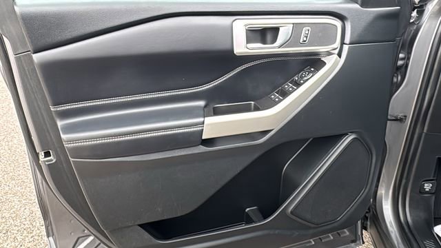 Certified 2022 Ford Explorer XLT w/ Equipment Group 202A image 11