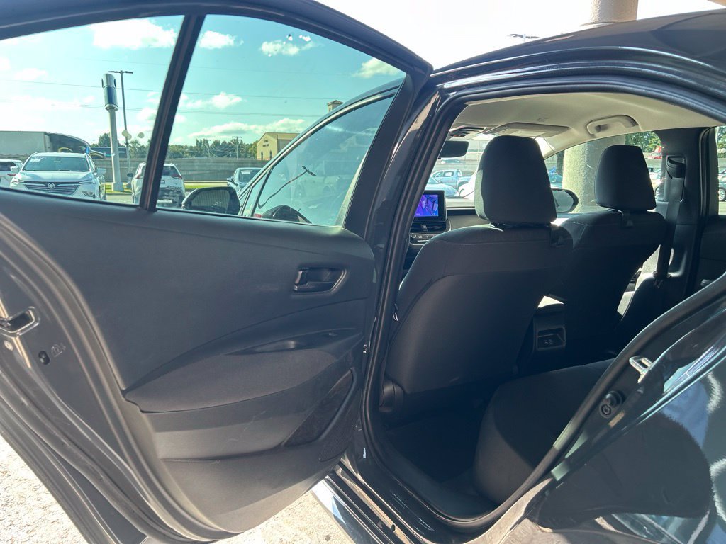 Used 2024 Toyota Corolla LE FWD image 27
