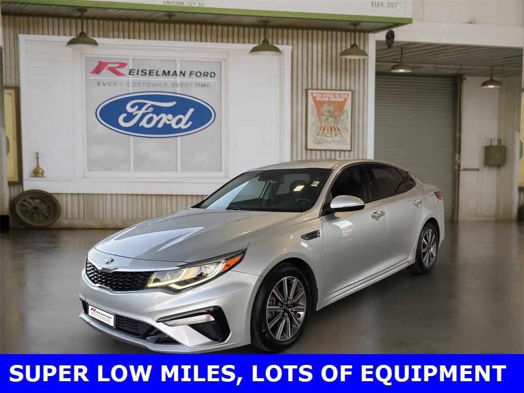 Used 2019 Kia Optima EX image 2