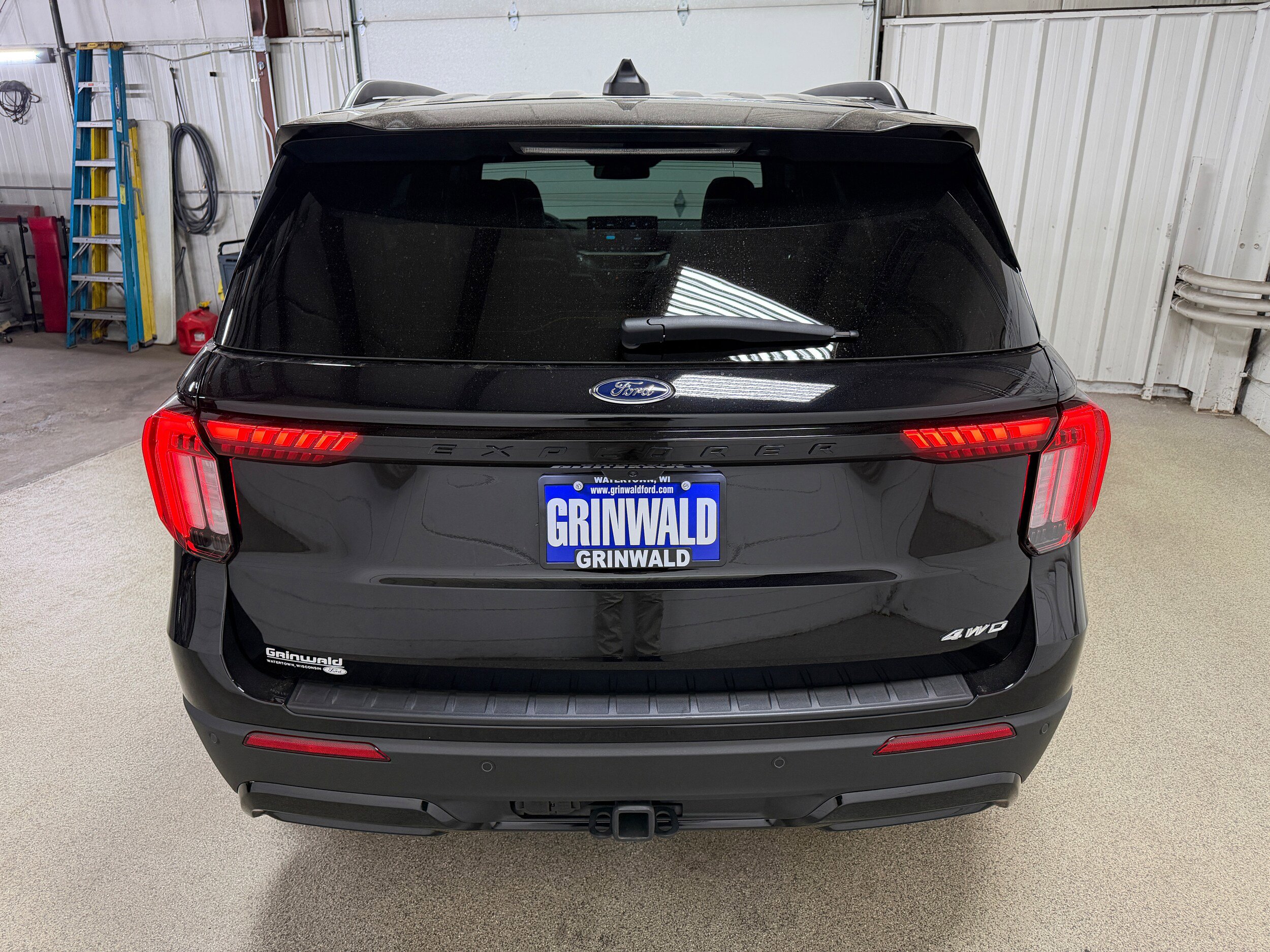 Certified 2025 Ford Explorer ST-Line w/ Premium Package AWD/4WD image 30