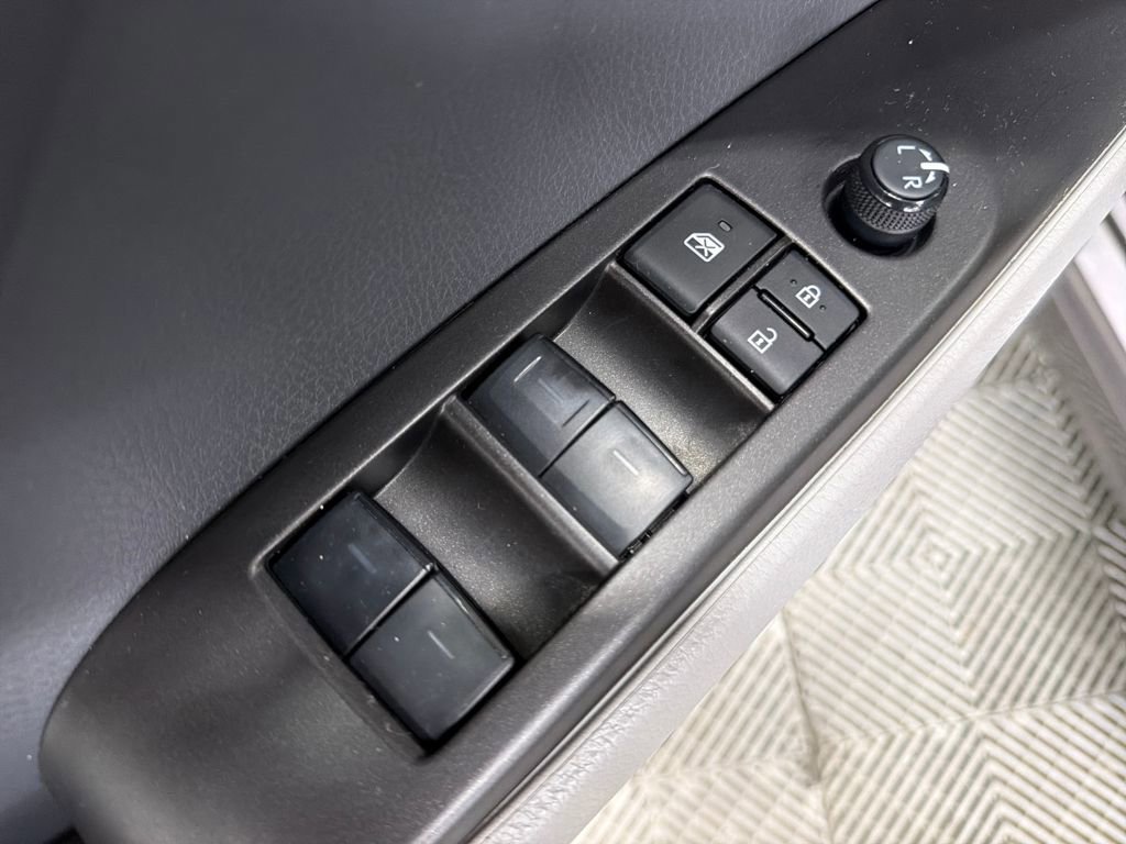 Used 2023 Toyota Camry SE image 17