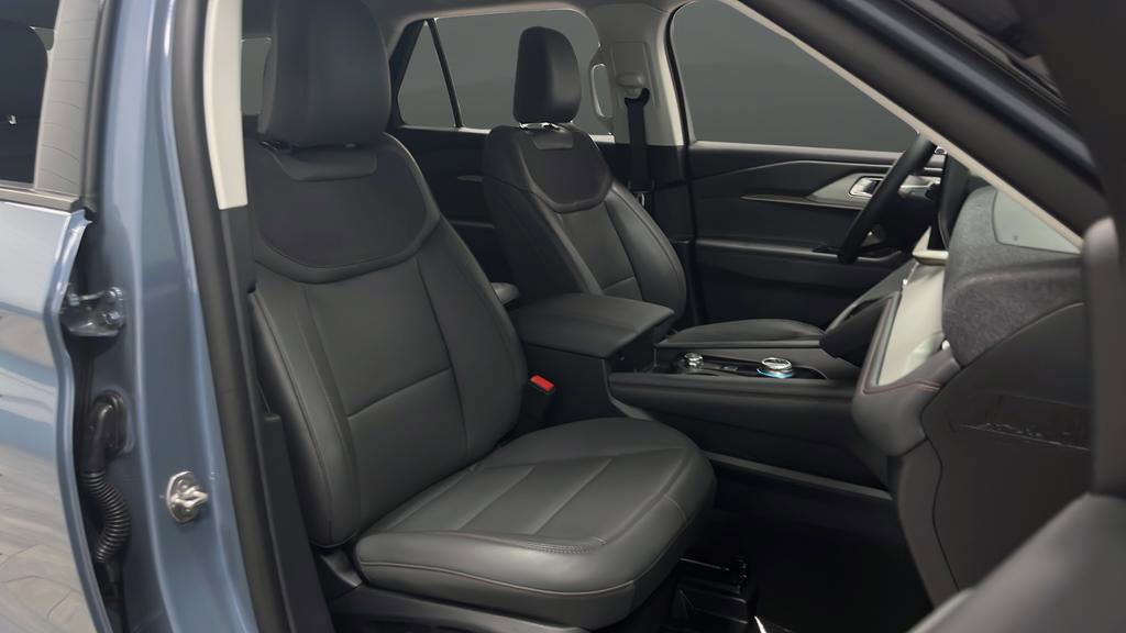 Certified 2026 Ford Explorer Active w/ Active Comfort Package AWD/4WD image 24