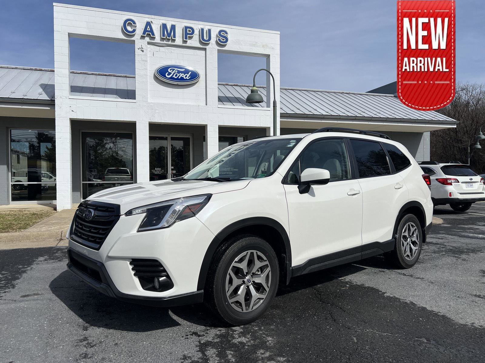 Used 2023 Subaru Forester Premium image 1