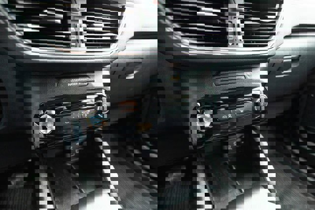 Certified 2025 Ford Escape Platinum image 19