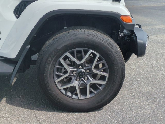 Used 2024 Jeep Wrangler Unlimited Sahara w/ Safety Group image 11