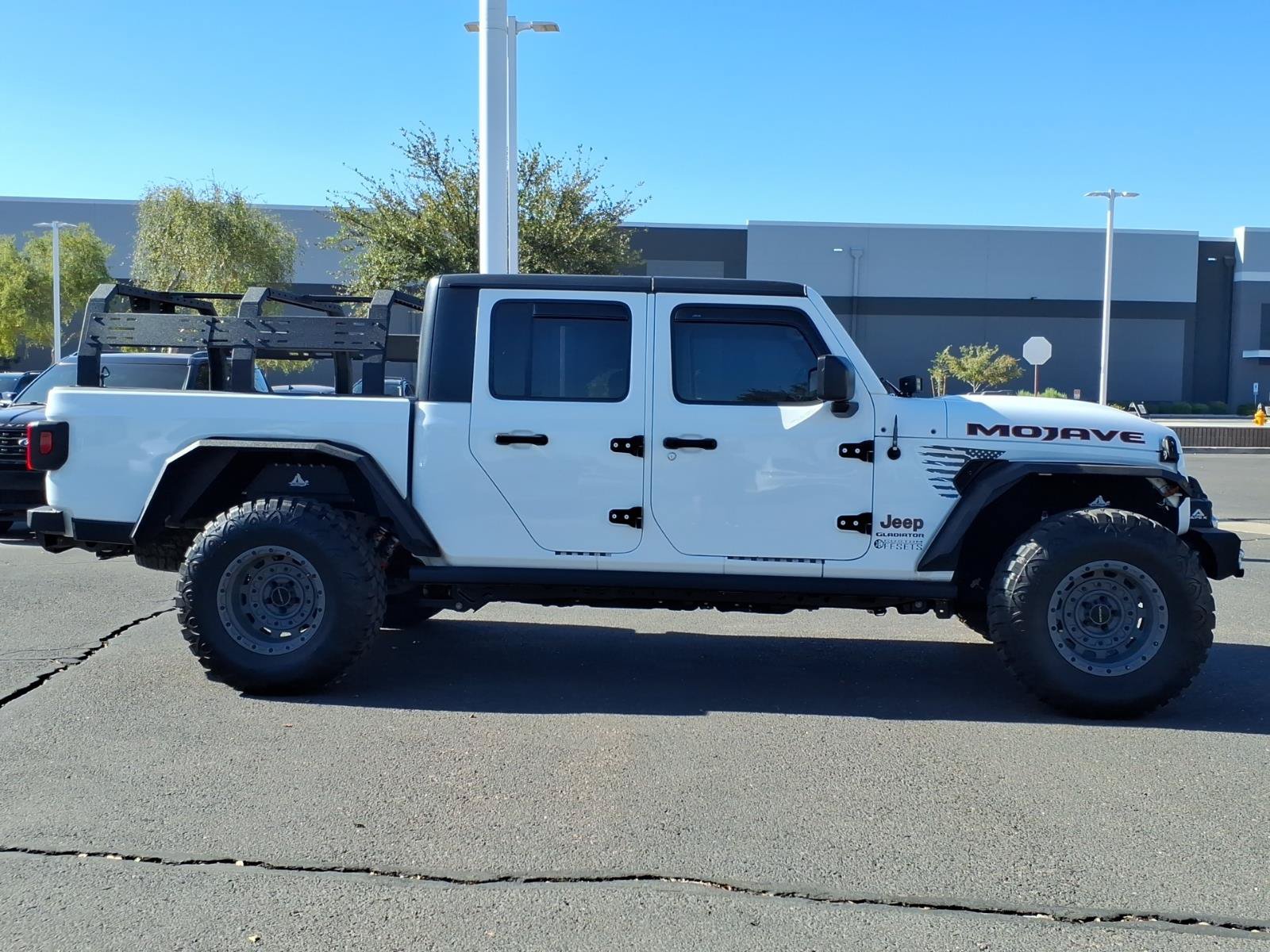 Used 2022 Jeep Gladiator Mojave AWD/4WD image 6