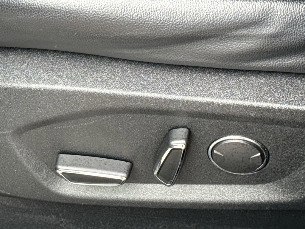 Certified 2019 Ford Edge Titanium image 24